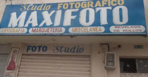 STUDIO FOTOGRAFICO MAXIFOTOS STUDIO FOTOGRAFICO MAXIFOTOS